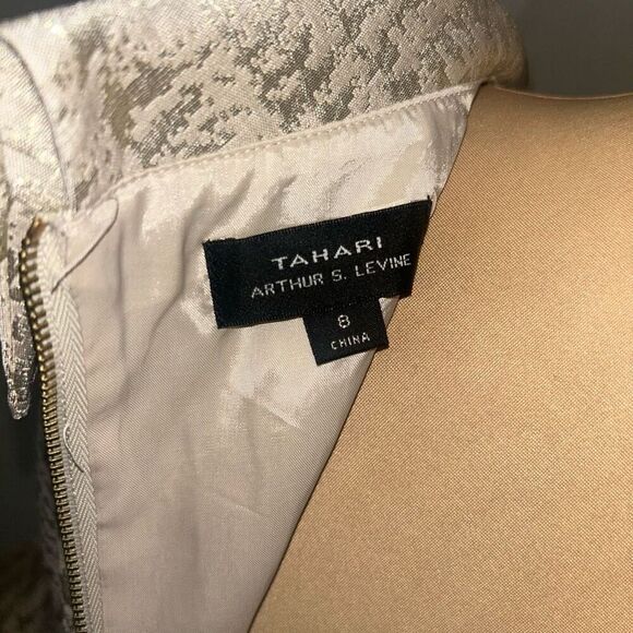 Tahari NWT Champagne Gold Cocktail Dress 8 - Picture 5 of 5